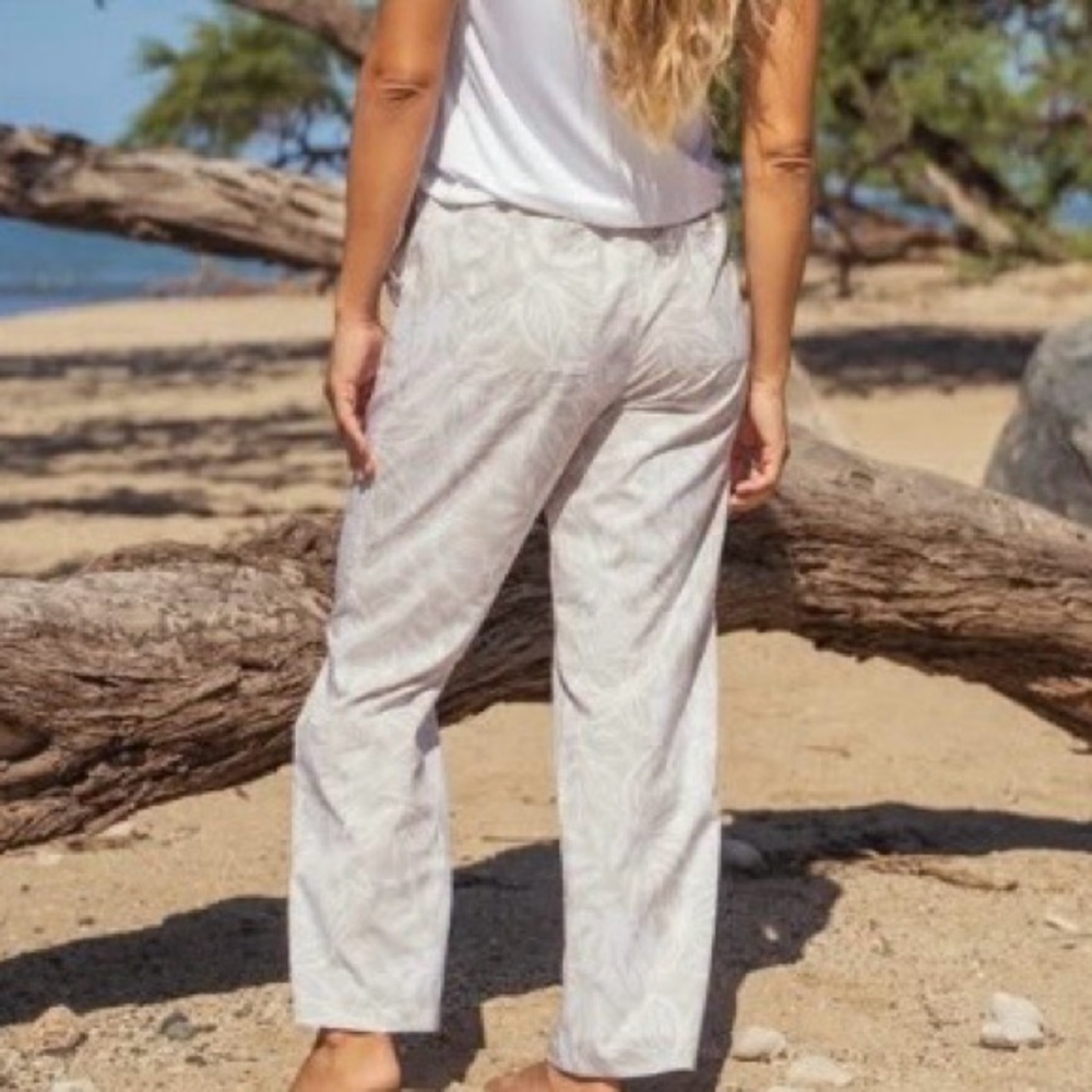 Ripskirt Hawaii Cream Patterned Cropped Pants - Picture 2 of 14
